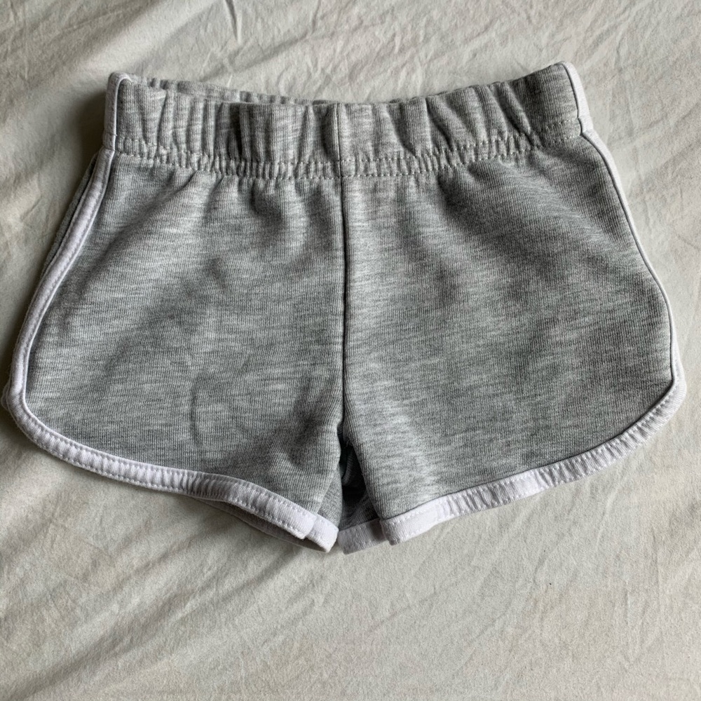 Soft grey sporty shorts🌱🦚🌱